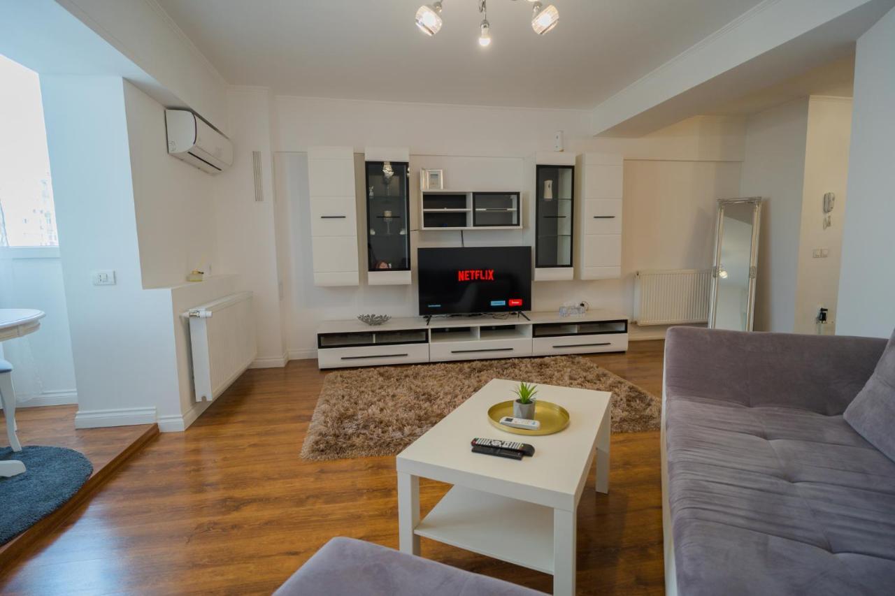 Cozy & Spacious 2Br Apartment With Netflix Bucarest Extérieur photo