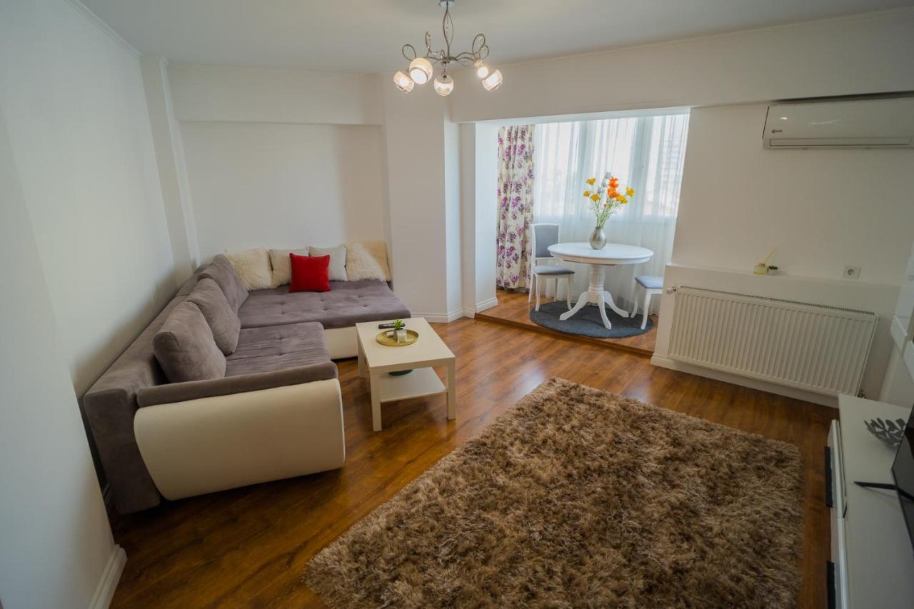 Cozy & Spacious 2Br Apartment With Netflix Bucarest Extérieur photo