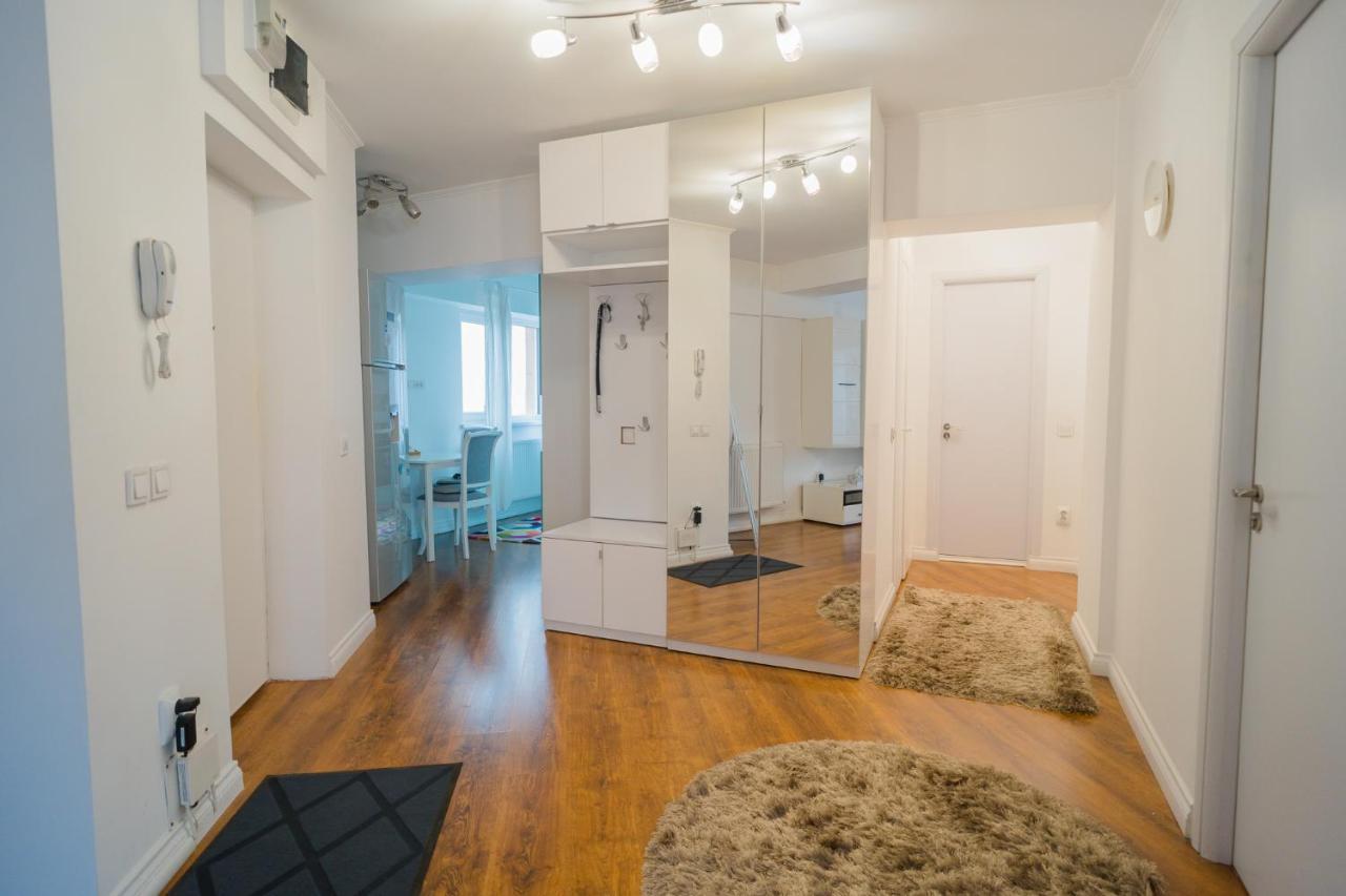 Cozy & Spacious 2Br Apartment With Netflix Bucarest Extérieur photo
