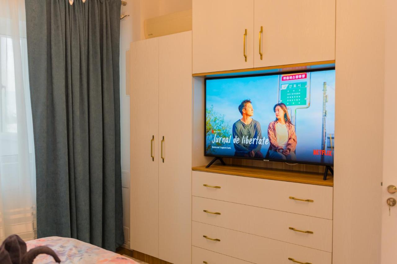 Cozy & Spacious 2Br Apartment With Netflix Bucarest Extérieur photo