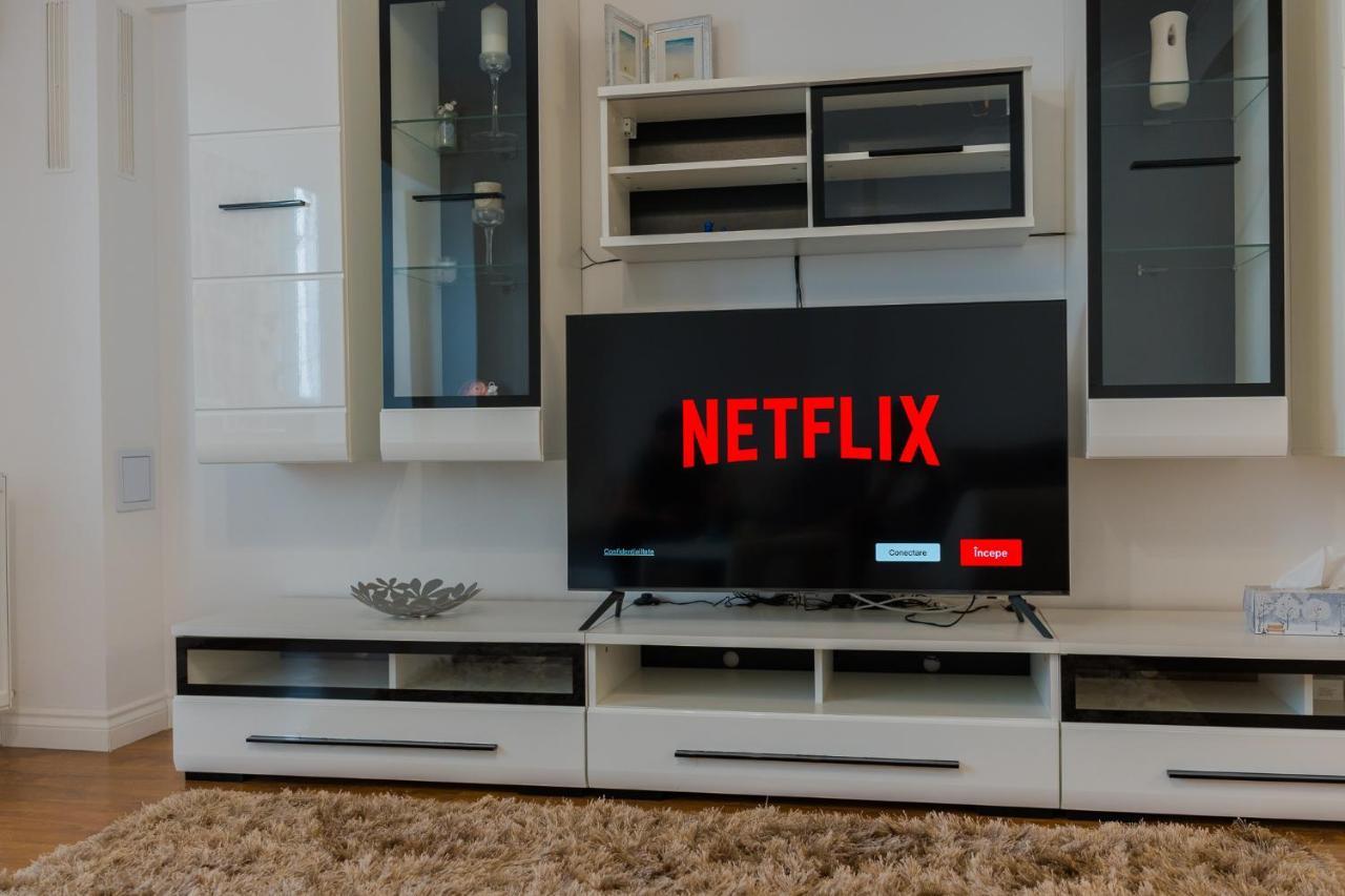 Cozy & Spacious 2Br Apartment With Netflix Bucarest Extérieur photo