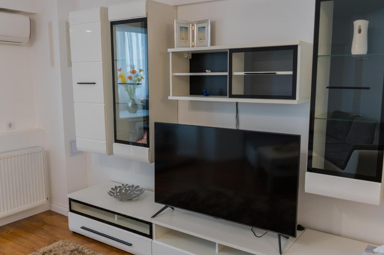 Cozy & Spacious 2Br Apartment With Netflix Bucarest Extérieur photo