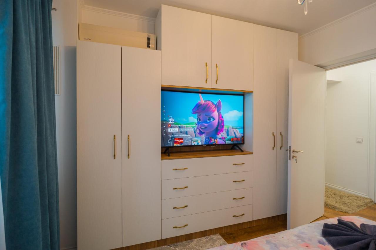 Cozy & Spacious 2Br Apartment With Netflix Bucarest Extérieur photo
