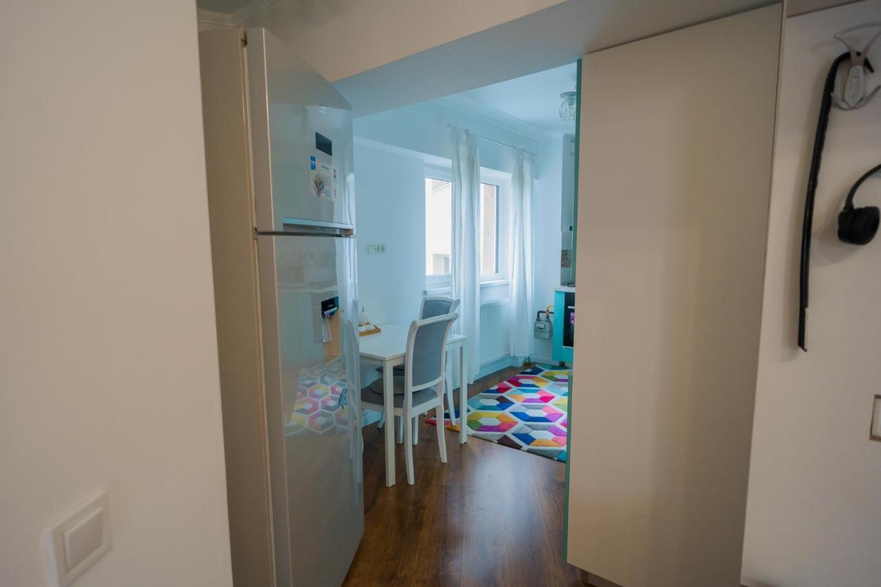 Cozy & Spacious 2Br Apartment With Netflix Bucarest Extérieur photo