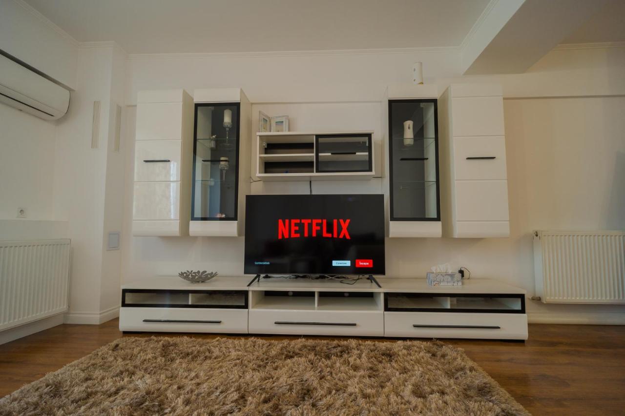 Cozy & Spacious 2Br Apartment With Netflix Bucarest Extérieur photo