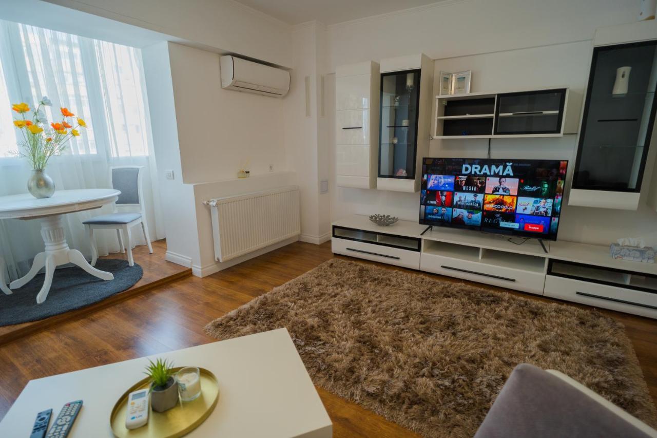 Cozy & Spacious 2Br Apartment With Netflix Bucarest Extérieur photo