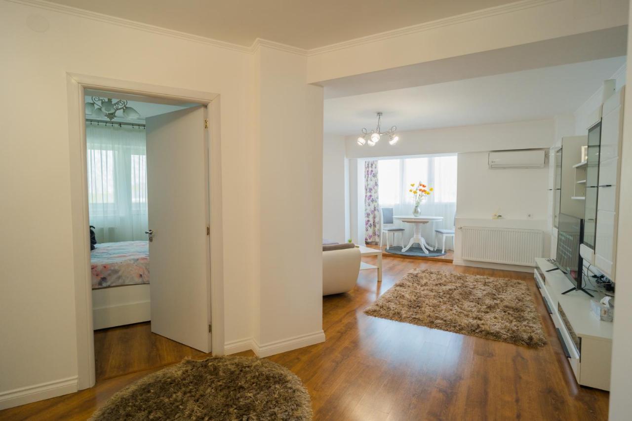 Cozy & Spacious 2Br Apartment With Netflix Bucarest Extérieur photo