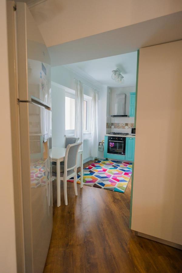 Cozy & Spacious 2Br Apartment With Netflix Bucarest Extérieur photo