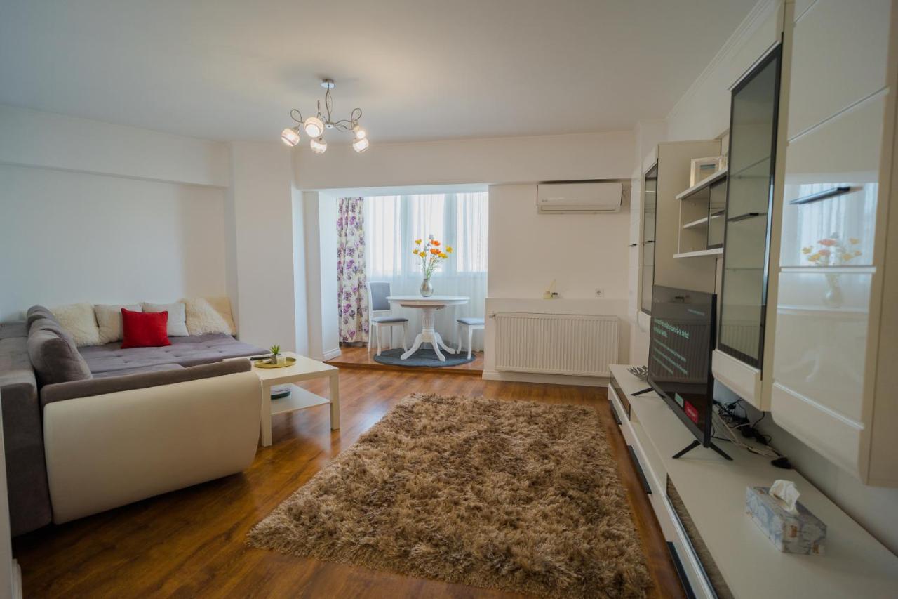 Cozy & Spacious 2Br Apartment With Netflix Bucarest Extérieur photo
