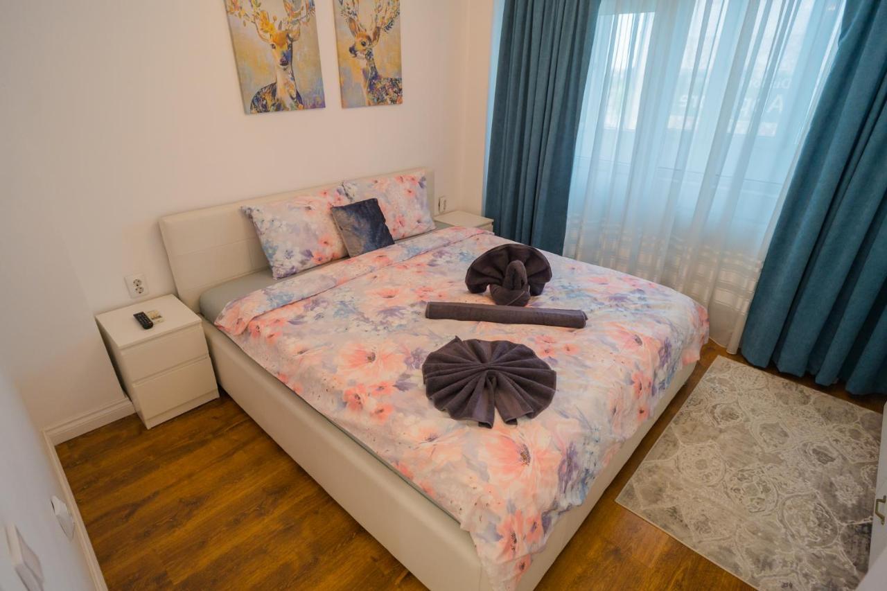 Cozy & Spacious 2Br Apartment With Netflix Bucarest Extérieur photo