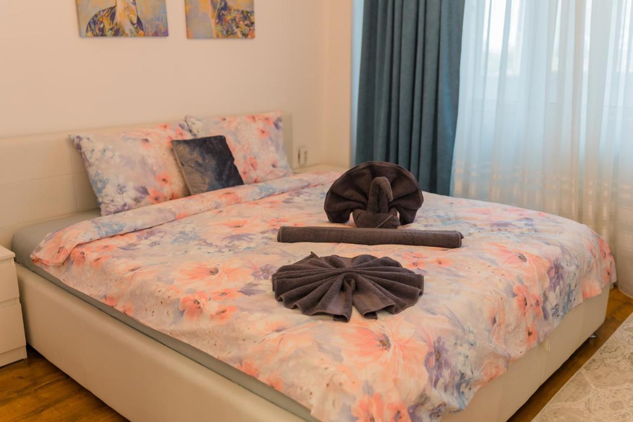 Cozy & Spacious 2Br Apartment With Netflix Bucarest Extérieur photo